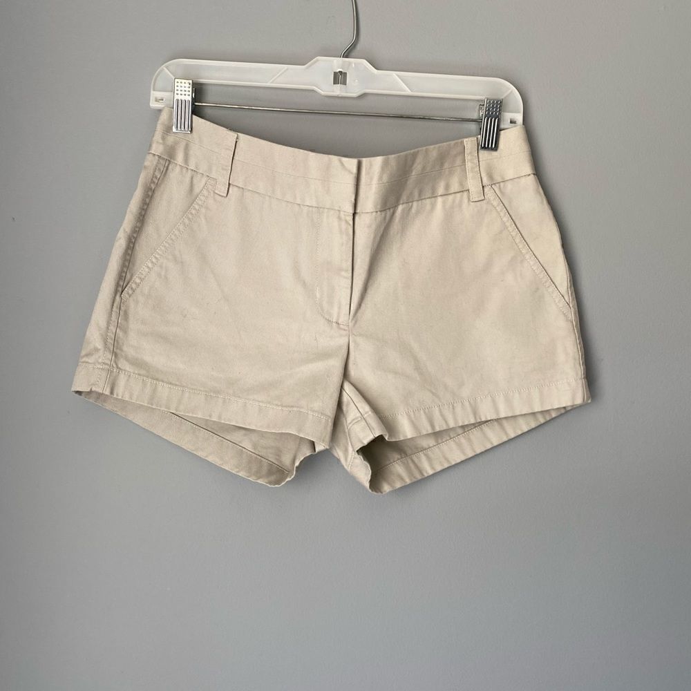 Jcrew women’s Chino front pocket shorts/ size 8/ flat front/ classic/ casual